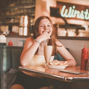 Meet your Posher, Avery